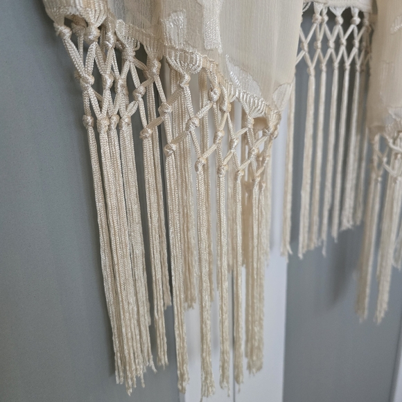 ASTR Cream Floral Long Vest Duster with a fringe - Picture 6 of 8